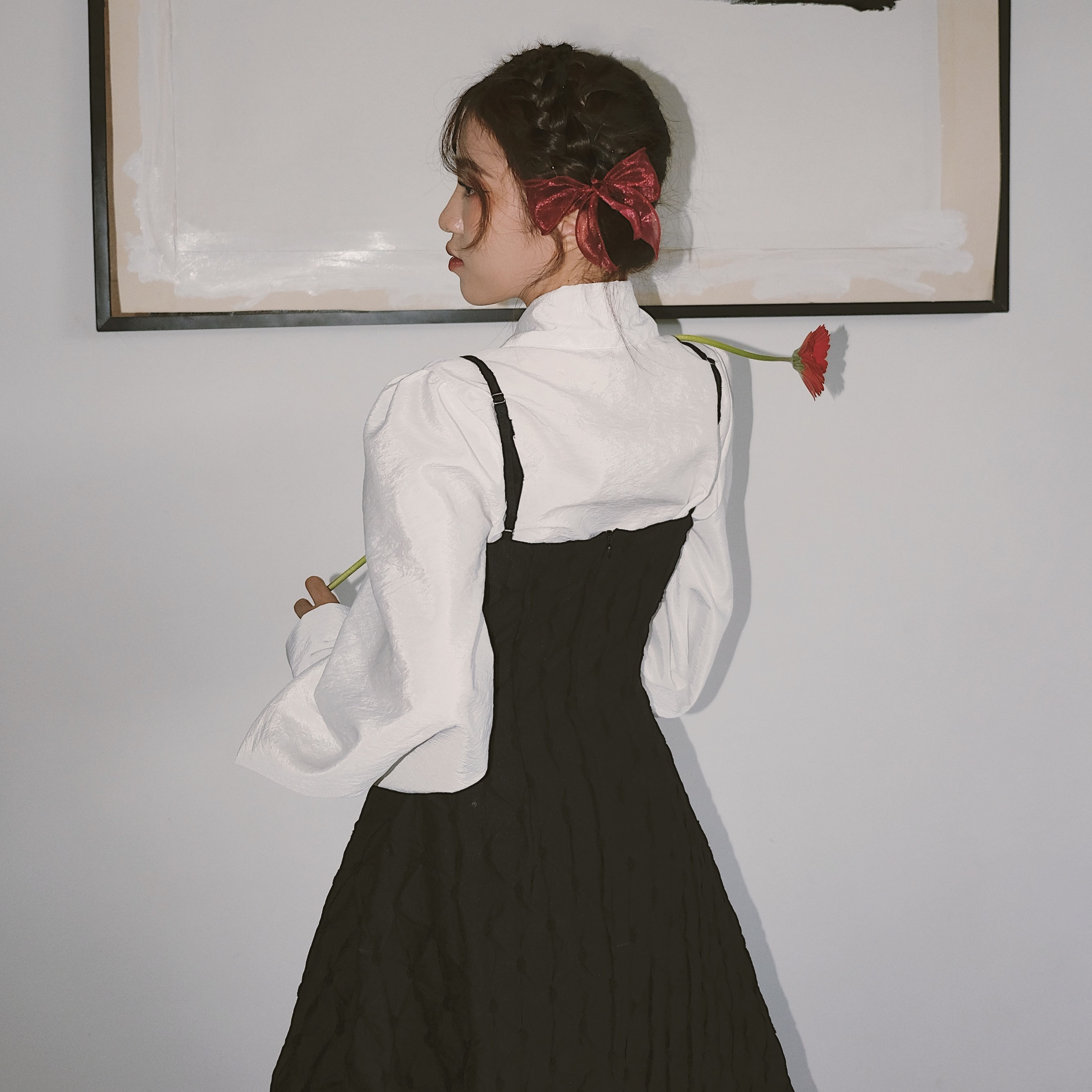 INTO.EIGHT | Đầm đen vải gấm cắt giọt nước INTO.EIGHT thiết kế (Dainty Dress)