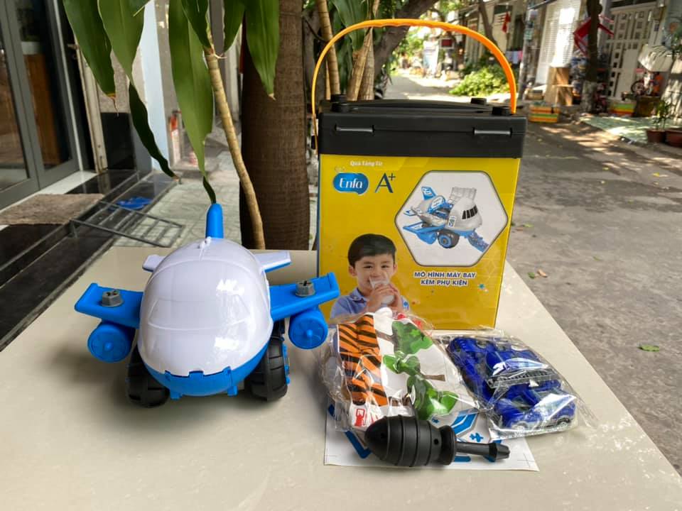 ĐỒ CHƠI LẮP RÁP MÁY BAY VẬN TẢI HKM TỪ ENFA
