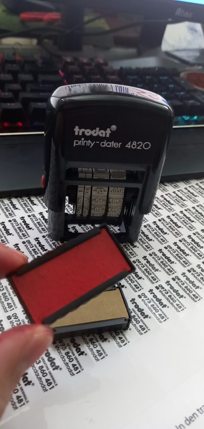 Dấu ngày tháng năm cao 4mm (Trodat 4820)