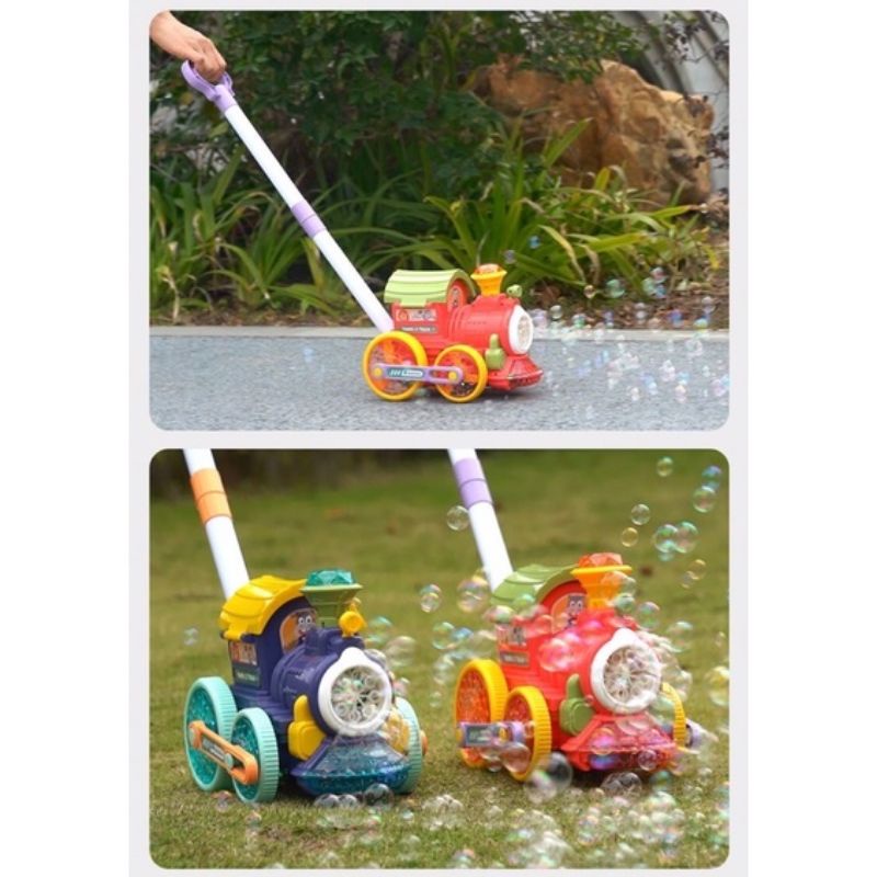 Xe đẩy tàu lửa thổi bong bóng, bé vui chơi