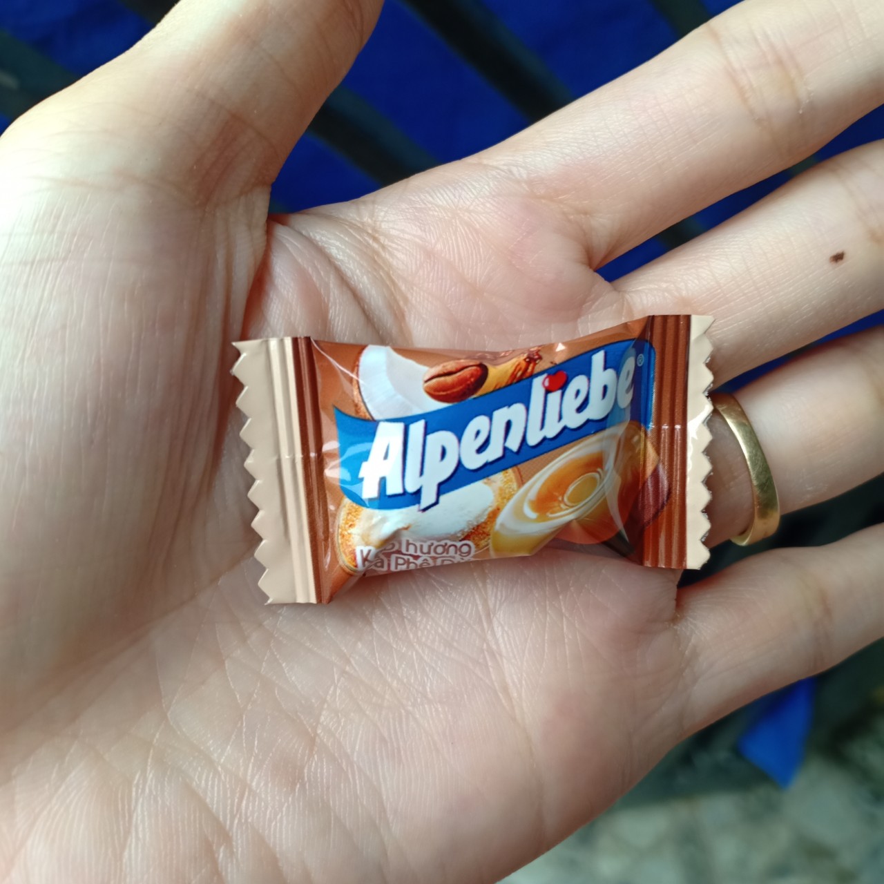 Kẹo Alpenliebe Vị Cà Phê Dừa 119gr (35 viên)