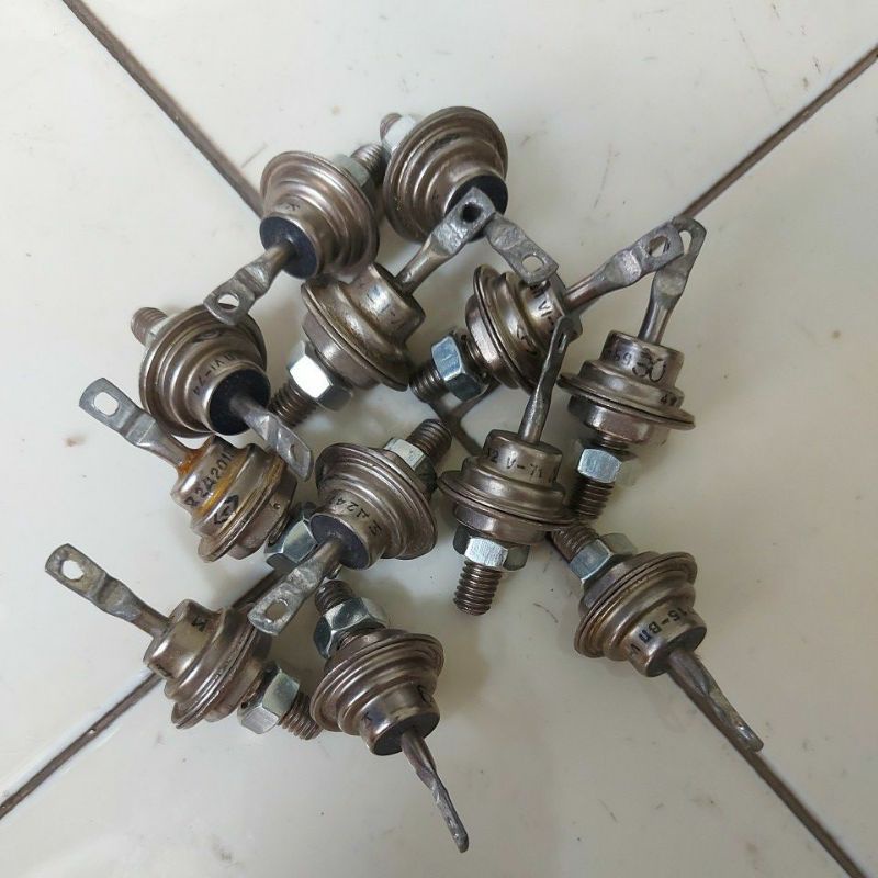 2c điot nạp 10A nga