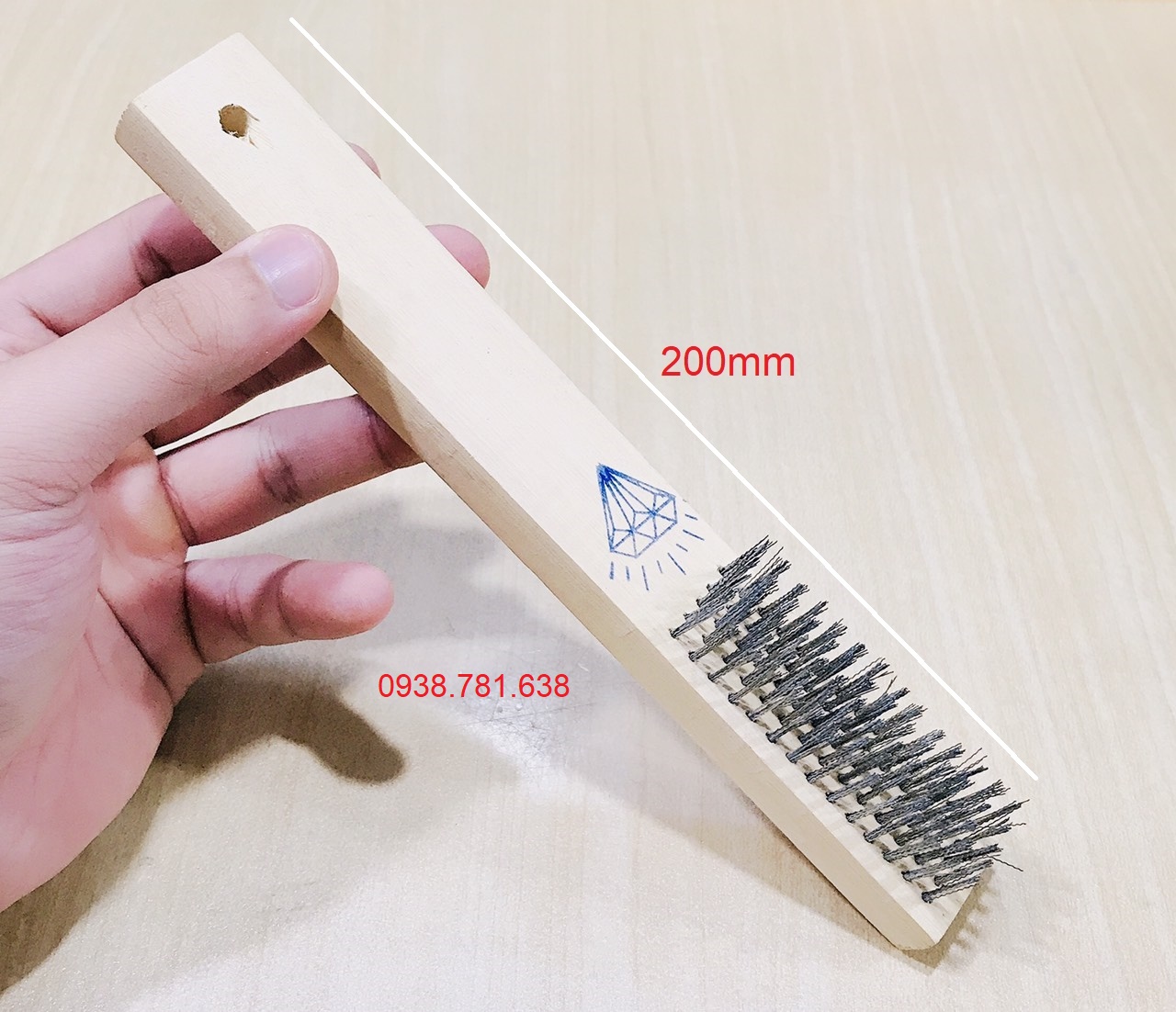 Bàn Chải Cán Gỗ Sợi Cước Thép 514