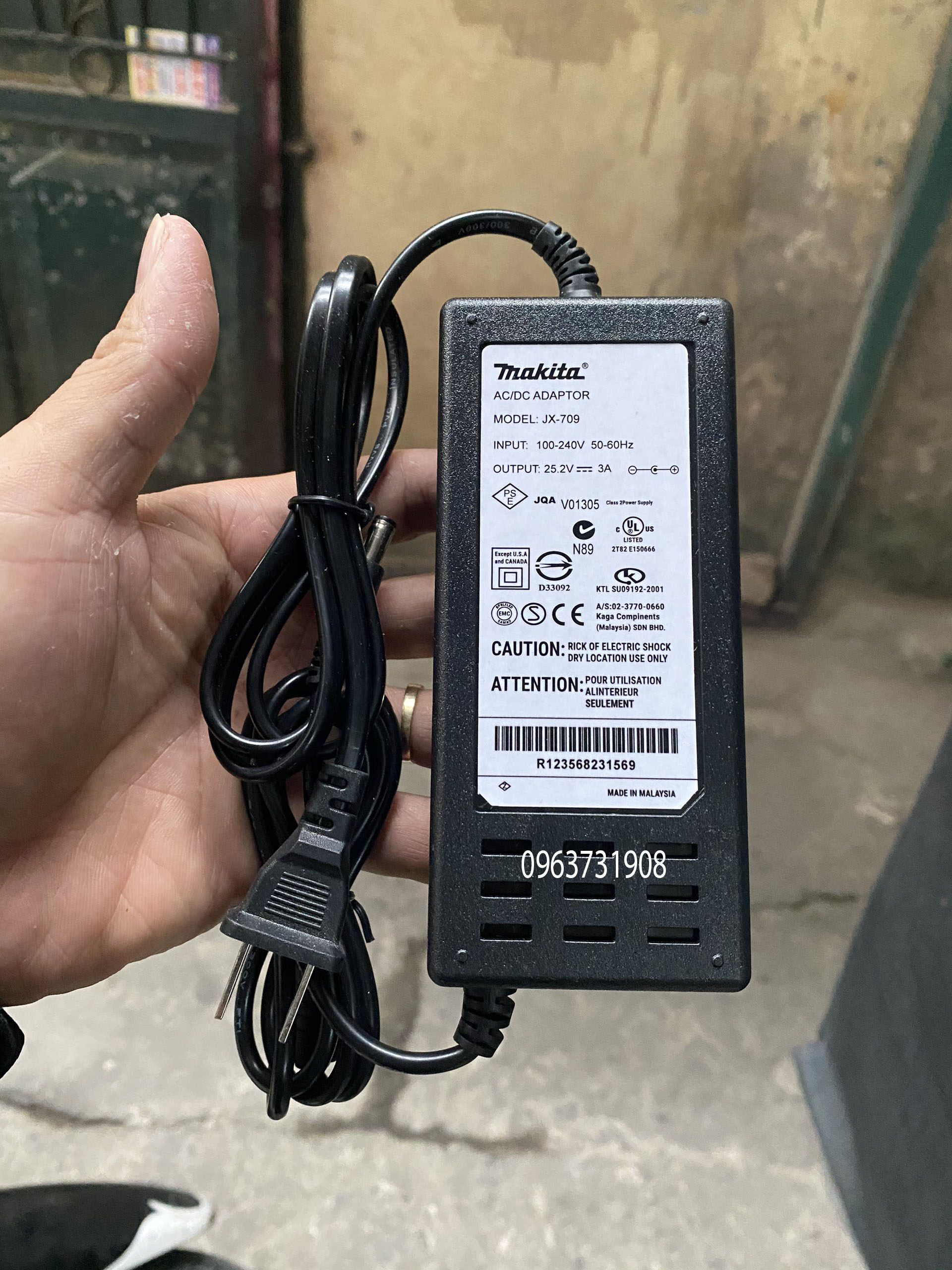 Sạc pin máy khoan 25.2V-2A Sạc Pin 6S 22V-25V