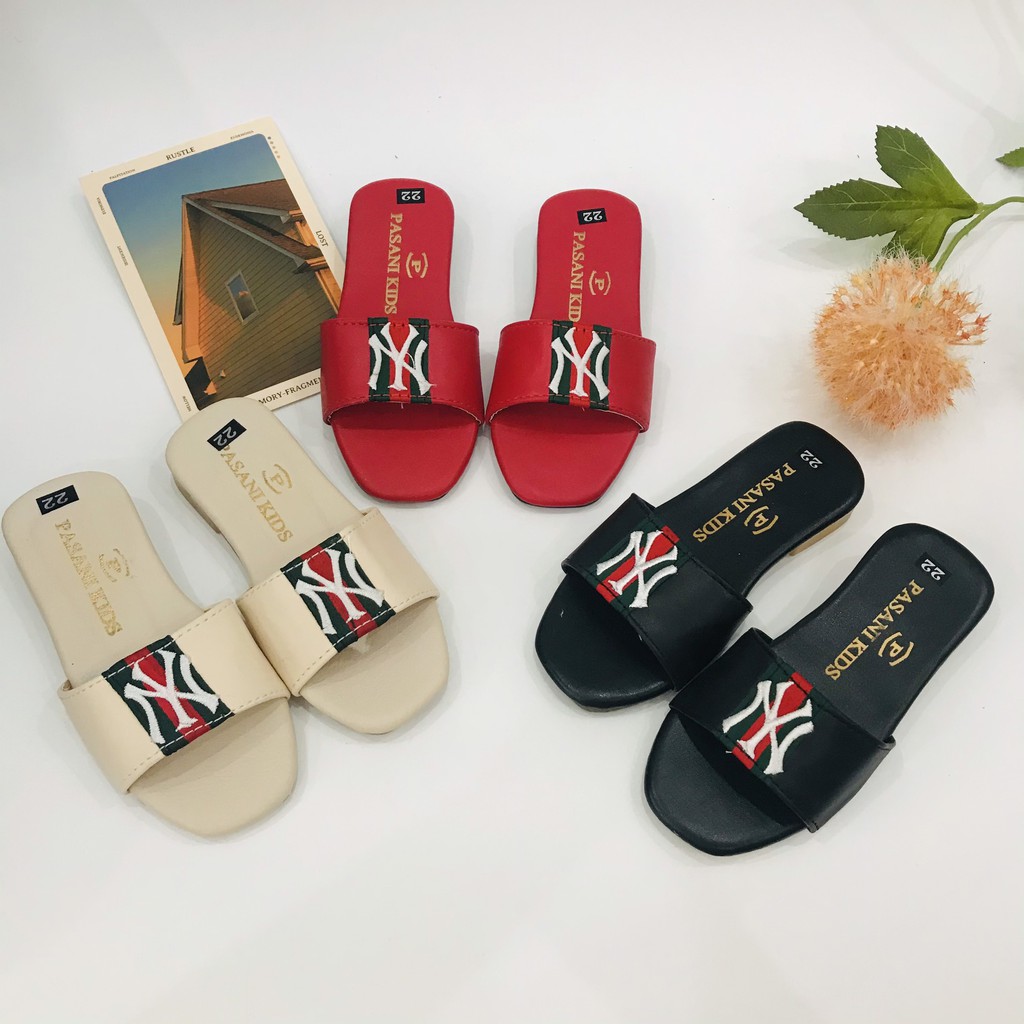 Dép lê trẻ em xả kho