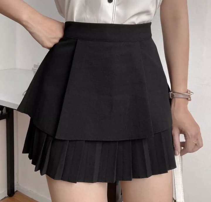Chân váy xếp ly phân tầng màu đen dễ phối đồ | WinMart