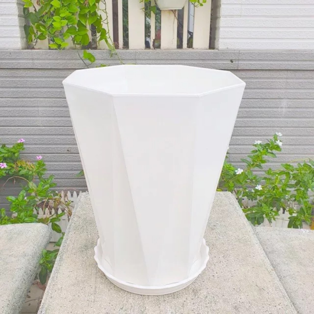 Chậu nhựa kim cương đủ size, chậu nhựa trồng hoa, chậu nhựa trồng cây.