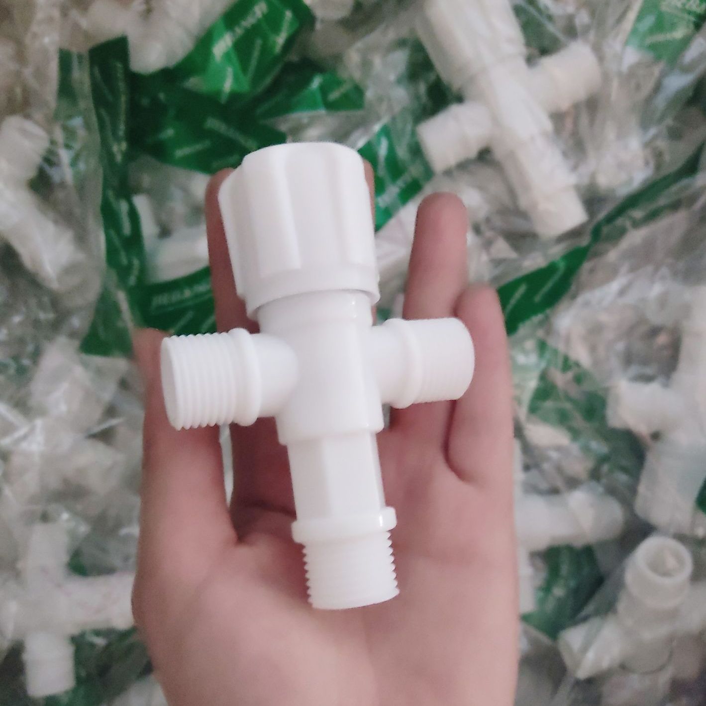 Van T NHỰA, Van có khóa chia 2 nhanh nước bồn cầu-van khóa giảm áp lực nước