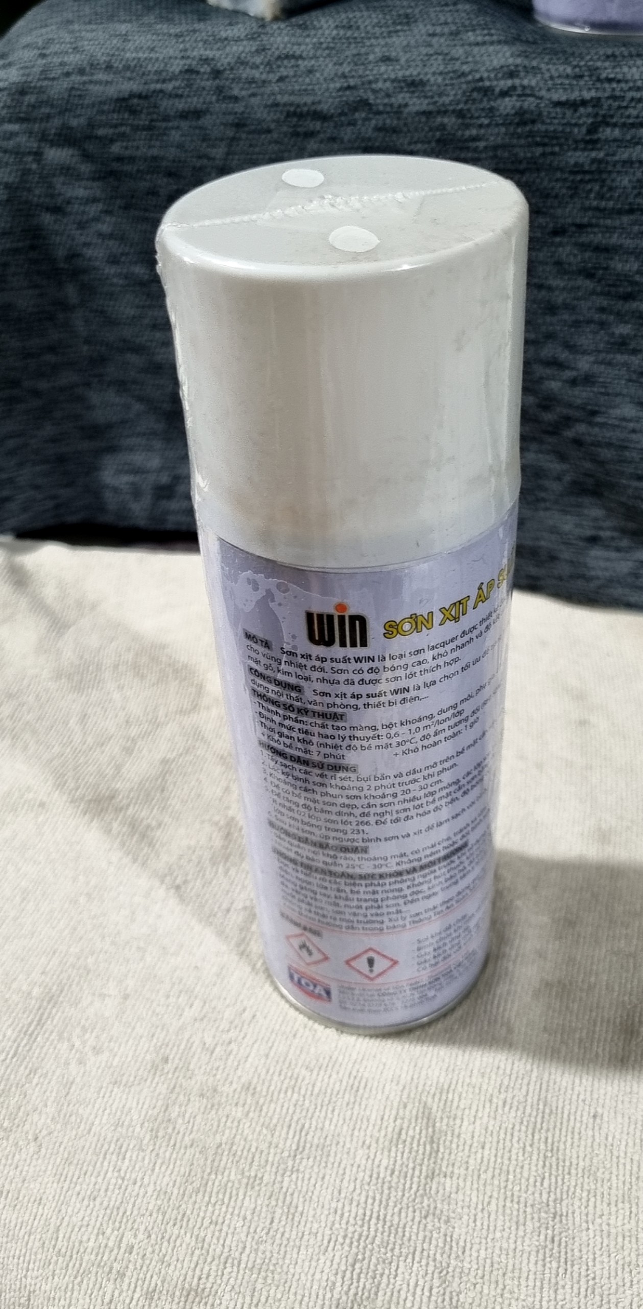 Sơn xịt màu trắng A200 WIN ( 400 ml )