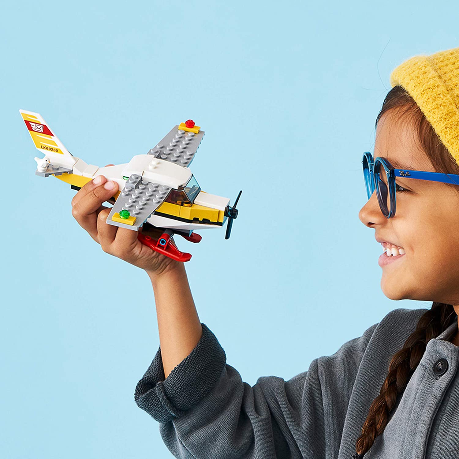 Đồ chơi LEGO CITY - Máy Bay Đưa Thư - 60250