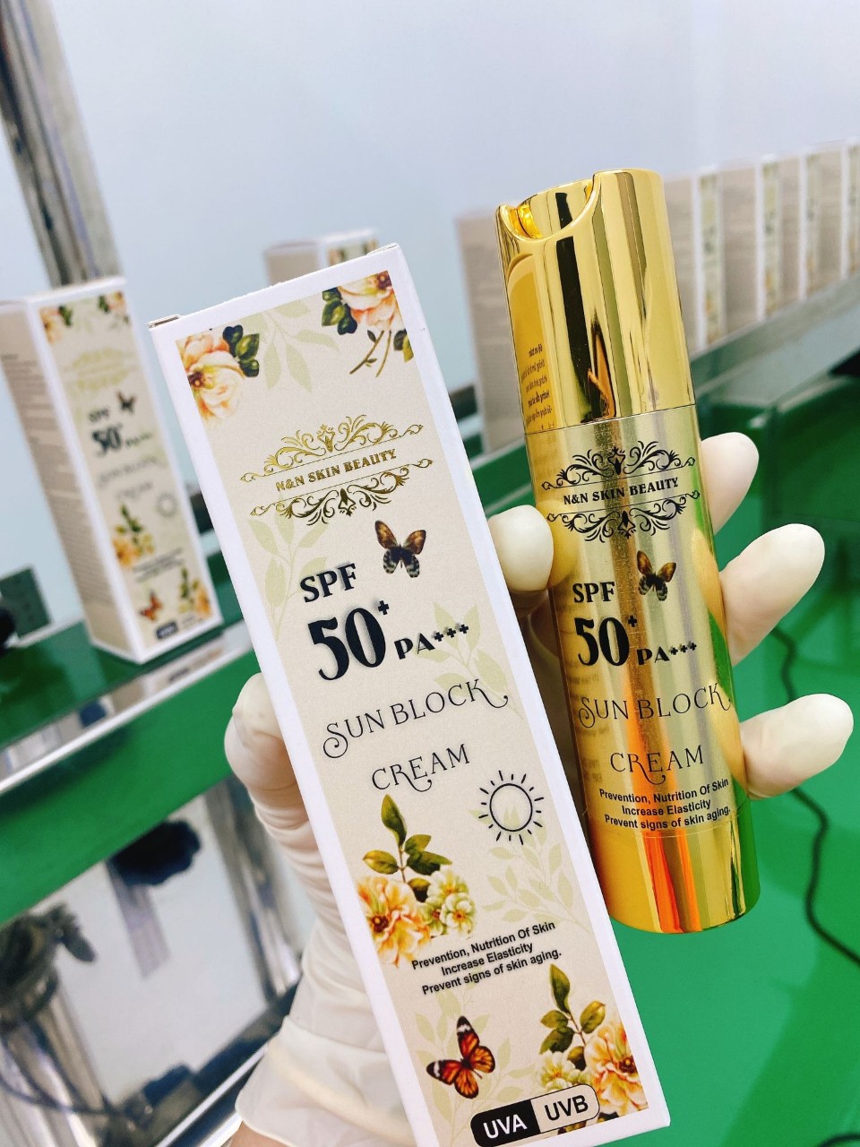 KEM CHỐNG NẮNG CUNG CẤP COLLAGEN