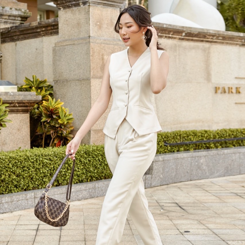 CLOTHERRACK Beige Top
