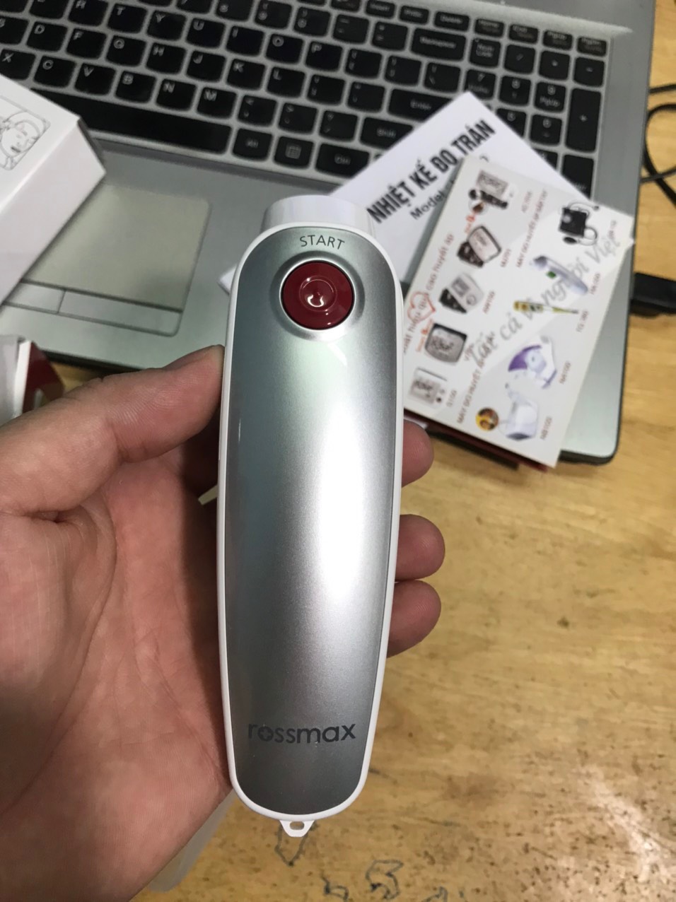 [HCM]Nhiệt kế đo trán Rossmax HA500 (Bảo hành 24 tháng)