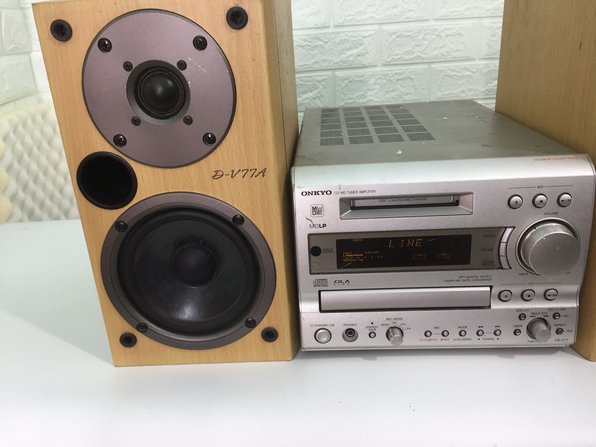 Onkyo V77 giải mã DAC