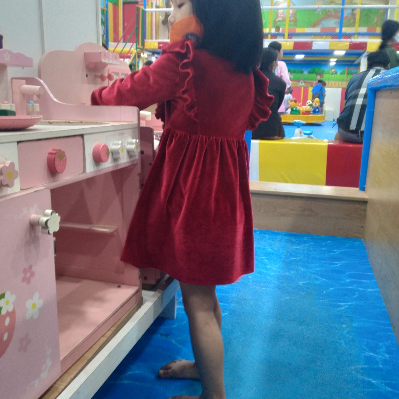 Váy đầm Nhung Đỏ dài tay bé gái 3-8y