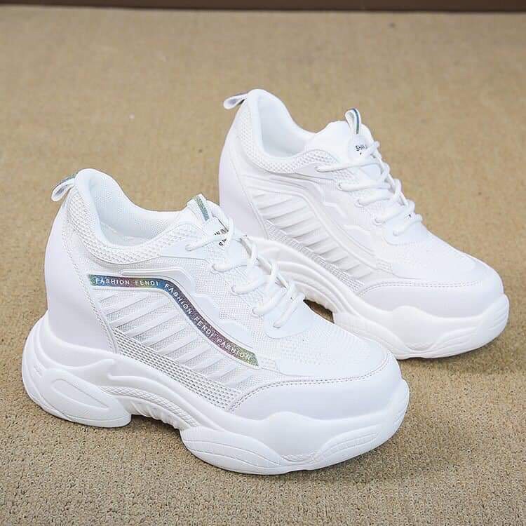 Giày nữ,giày sneaker độn đế  vạch mới về
