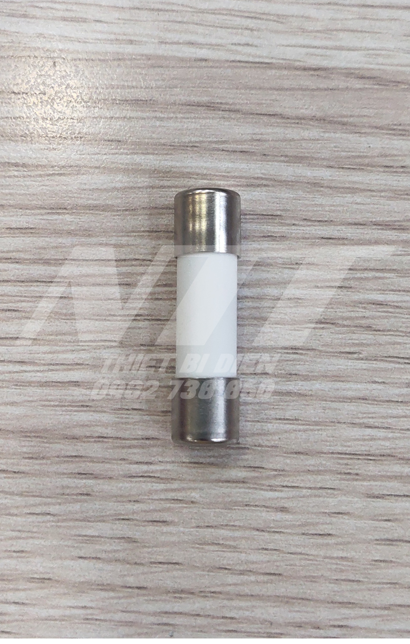 Đế cầu chì và cầu chì sứ RT28 Chint