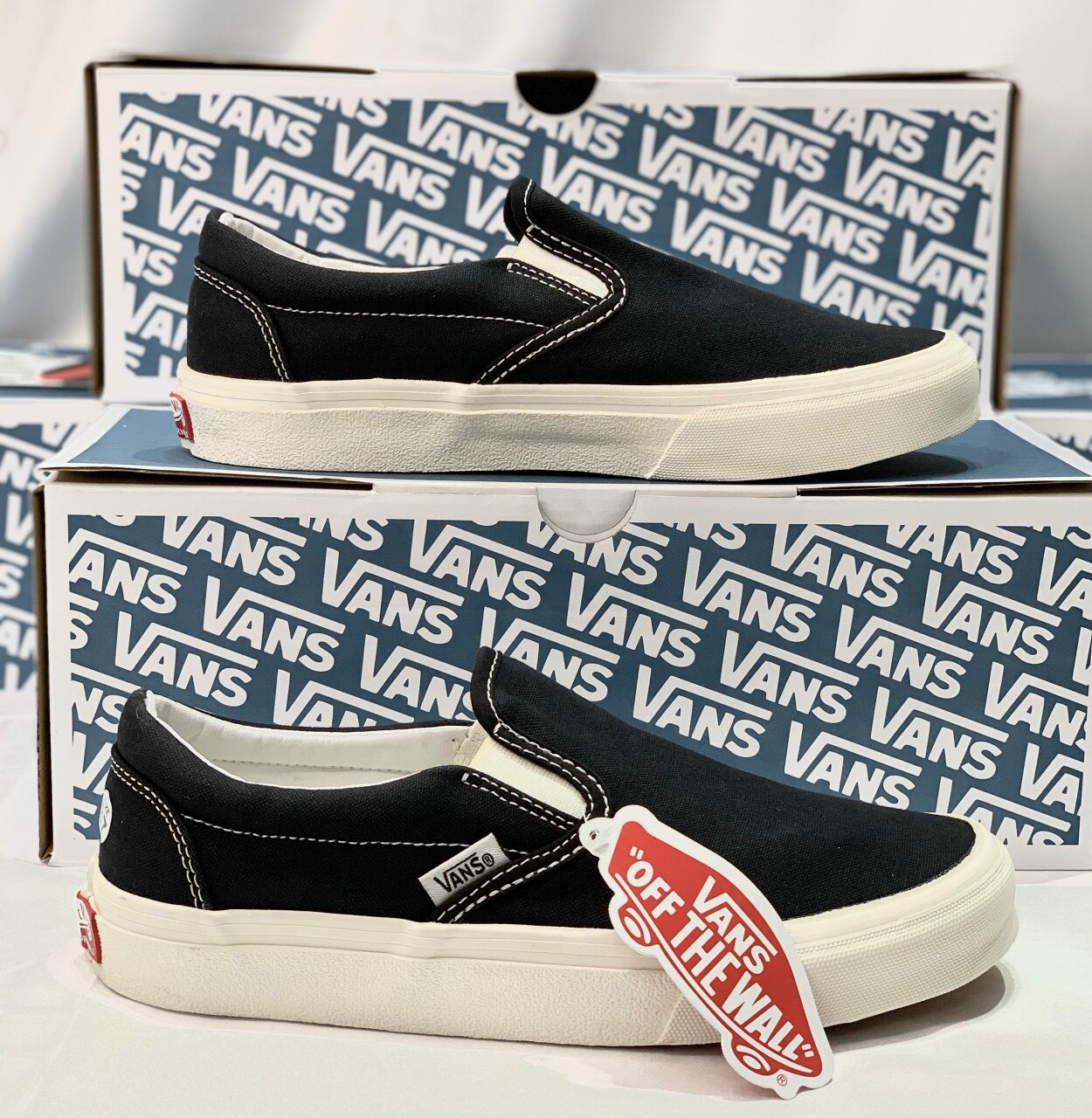 Giày Vans Đen Xỏ [Chuẩn 11] Giầy Slip On Vans Lười Đen [Full Hộp + Vớ]