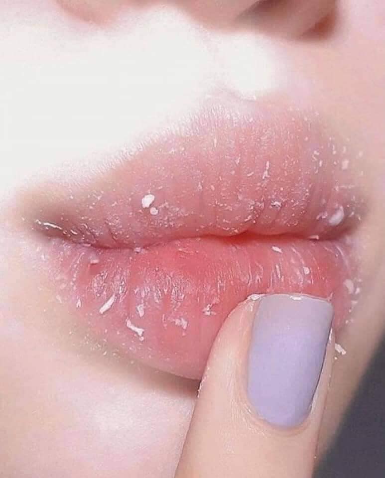 TẨY DA CHẾT MÔI BUBI BUBI LIP