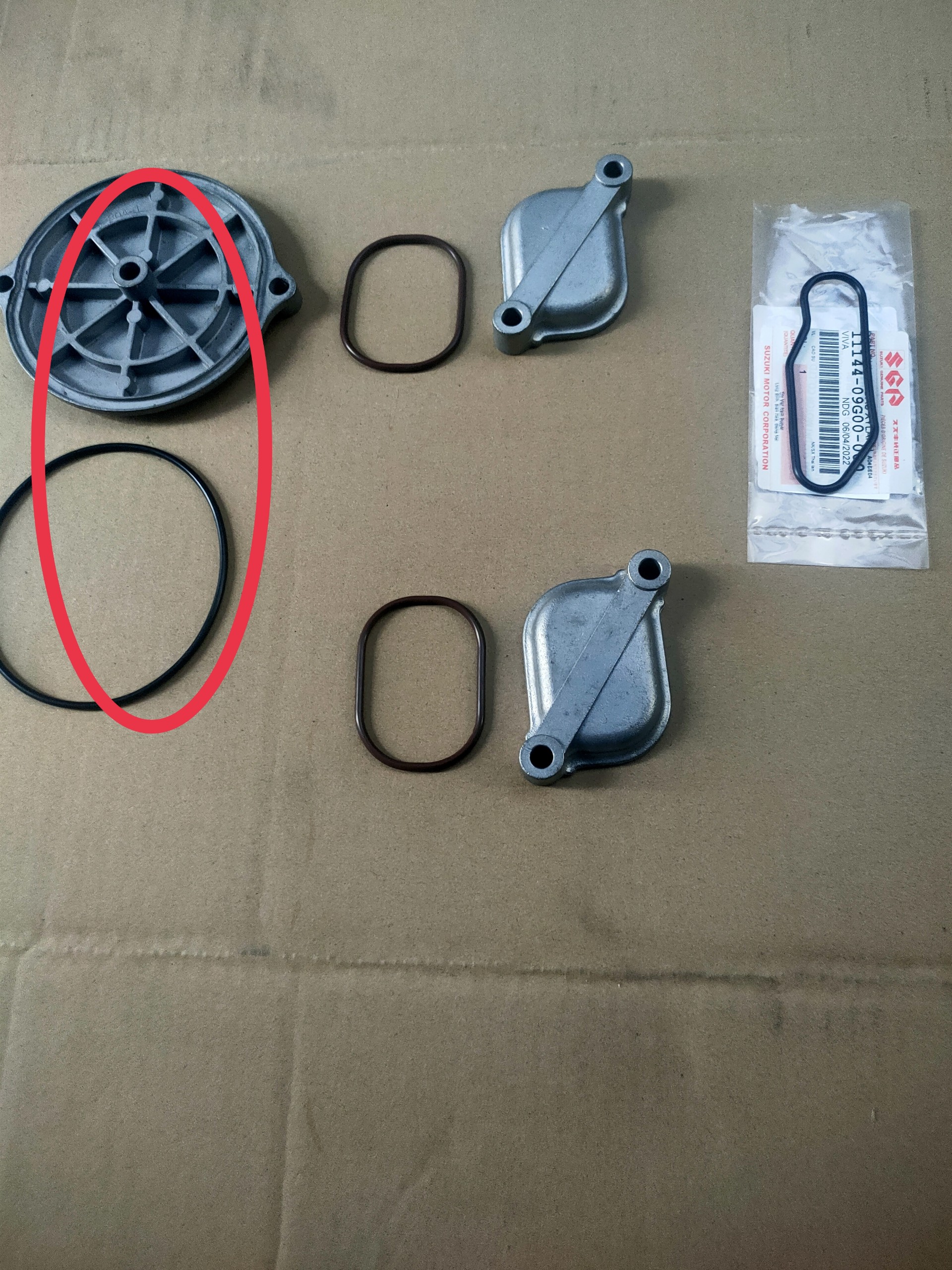 Nắp tròn (nắp cam)+Ron Suzuki Smash Revo 110