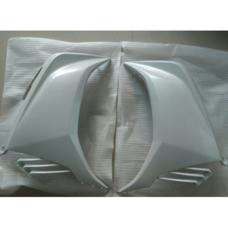 bửng exciter 135 đời 2011-2014 đen trắng zin