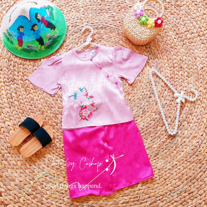 Set bà ba thêu hoa đào cho bé gái