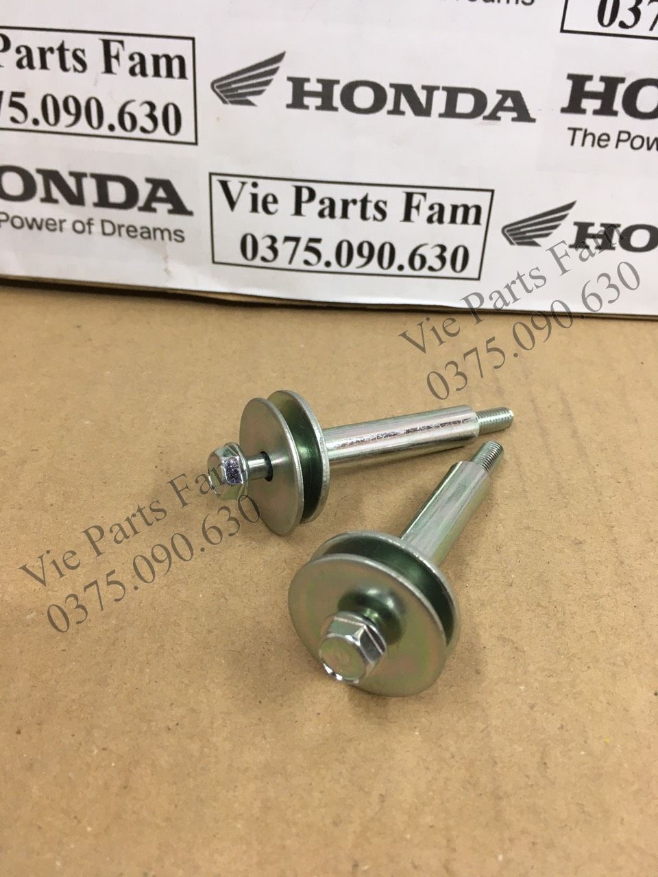 Cặp ốc gắn bửng xe máy Dream