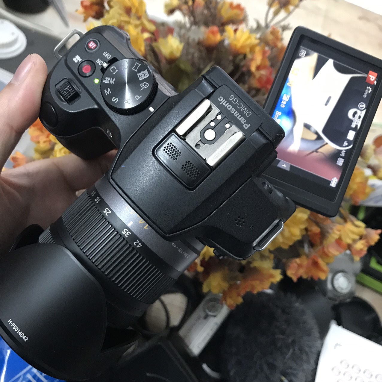 Máy ảnh Panasonic Lumix G6 kèm ống kính 14-45