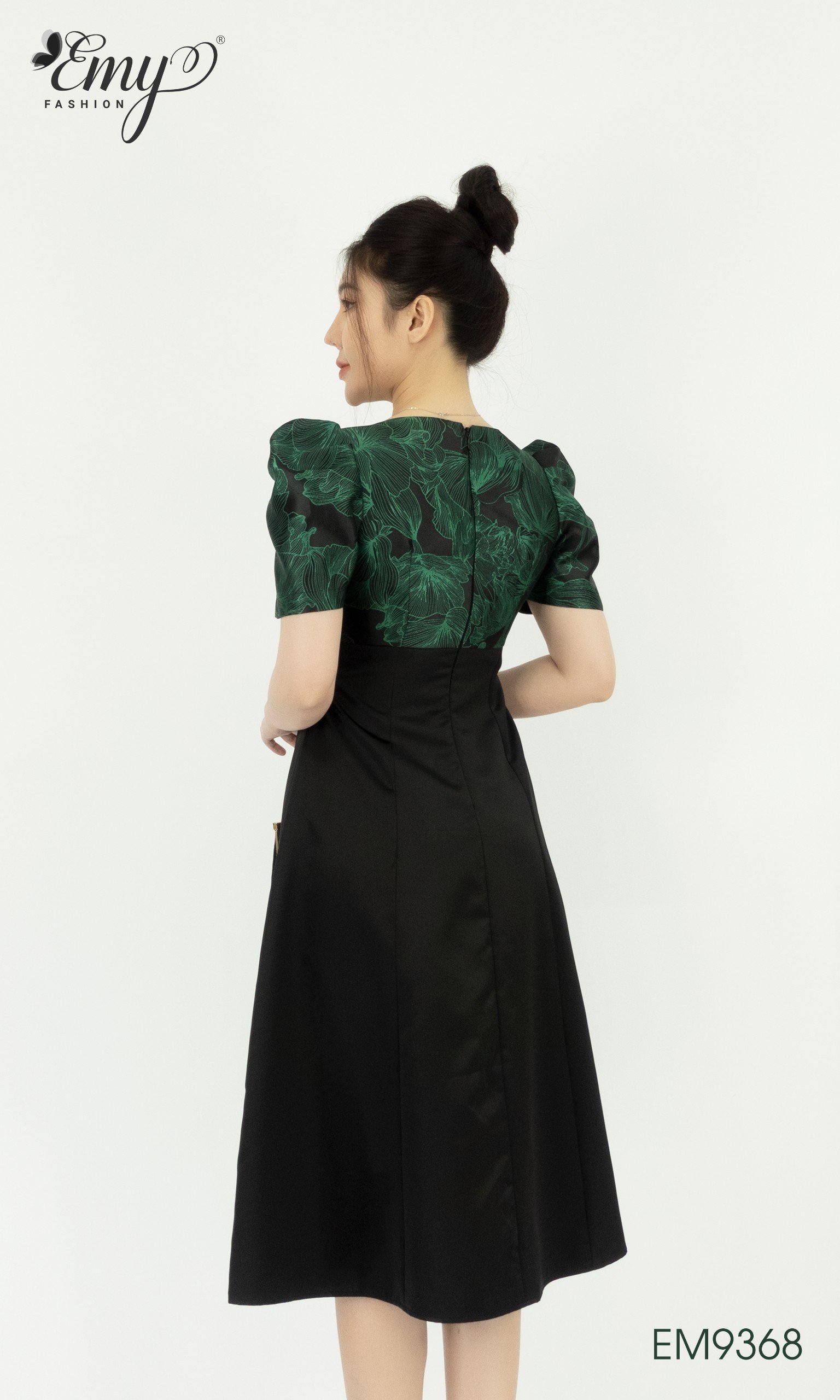 Đầm EMY EM9368 Xoè Gấm Xanh Phối