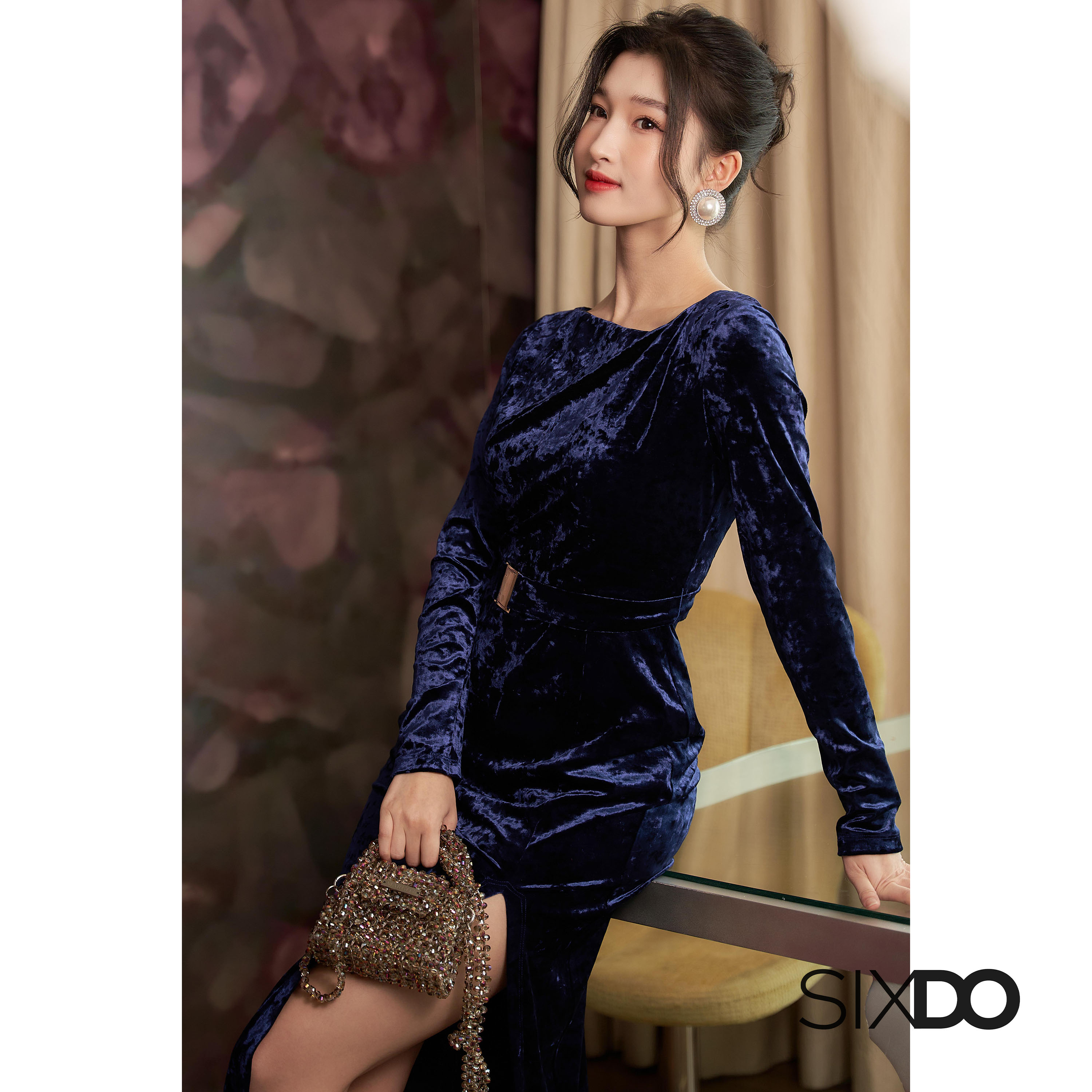Đầm nhung xanh xẻ tà SIXDO (Navy Long Sleeves Midi Velvet Dress)