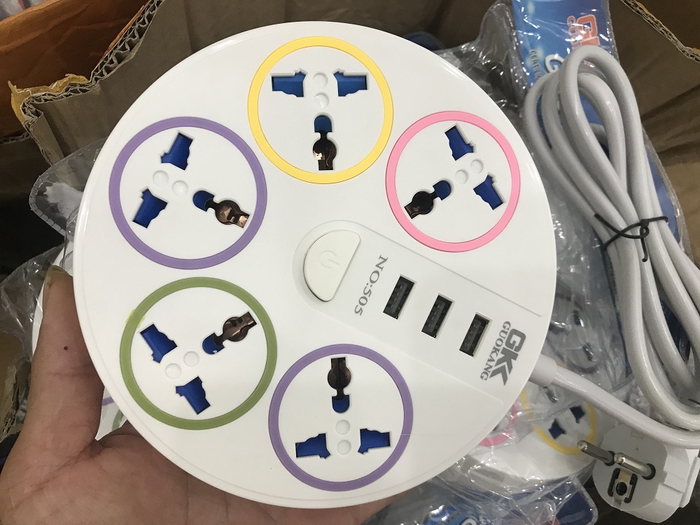 Ổ cắm điện đa năng có USB sạc điện thoại ( dây dài 1,8m )