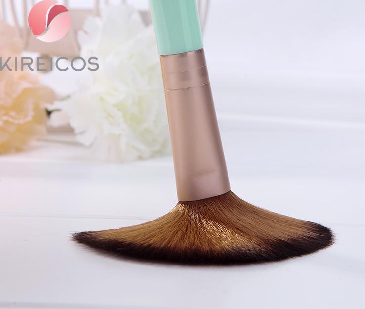 Cọ Trang Điểm Đánh Má Hồng E005 Lameila