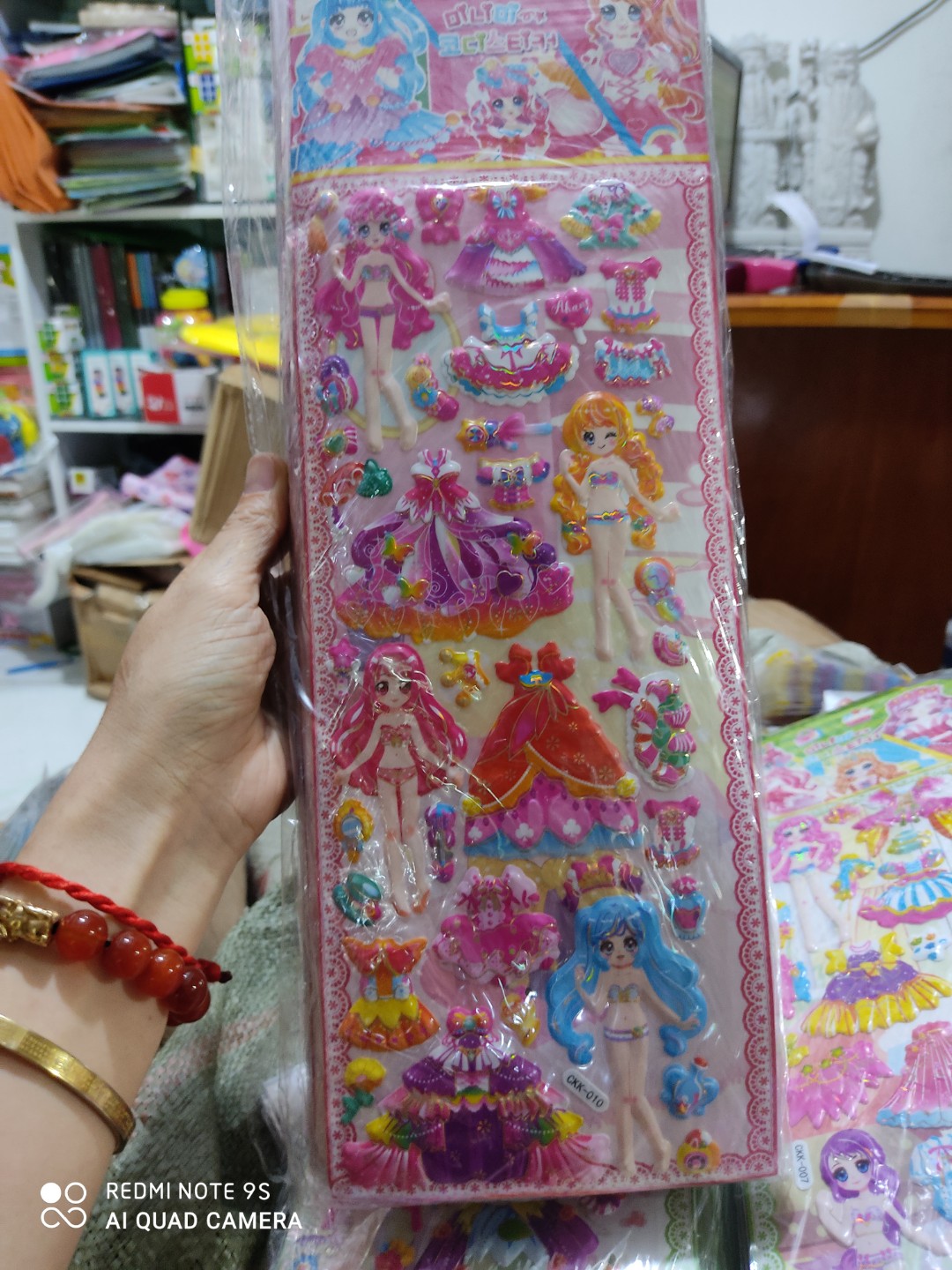 Bộ 3 hình dán thay đồ búp bê