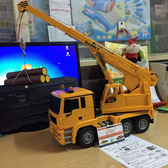 Xe cần cẩu cỡ lớn tốc độ nhanh