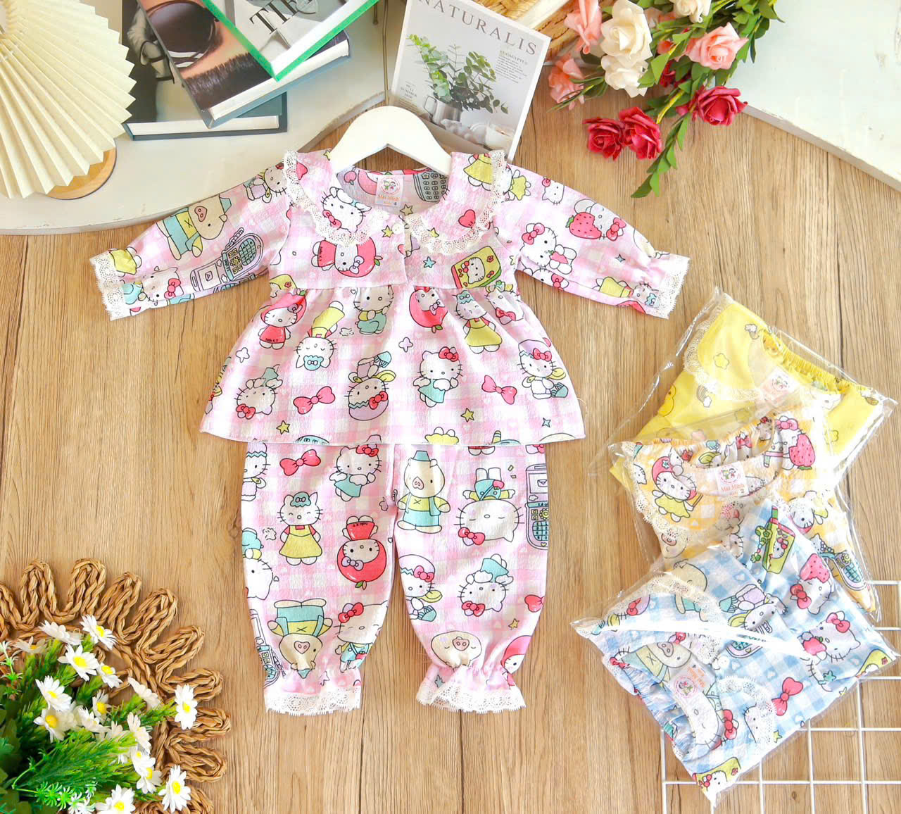 (3 bộ 3 màu 3 họa tiết khác nhau) Combo 3 Bộ Tay Dài Xốp Gạo Bé (7-15kg)