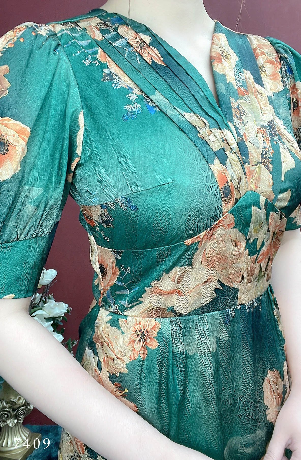 Đầm EMY EM7409 Xoè Hoa Xanh