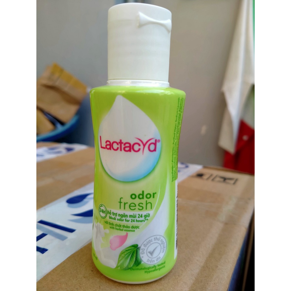 2 Chai dung dịch vệ sinh lactacyd trầu 60g