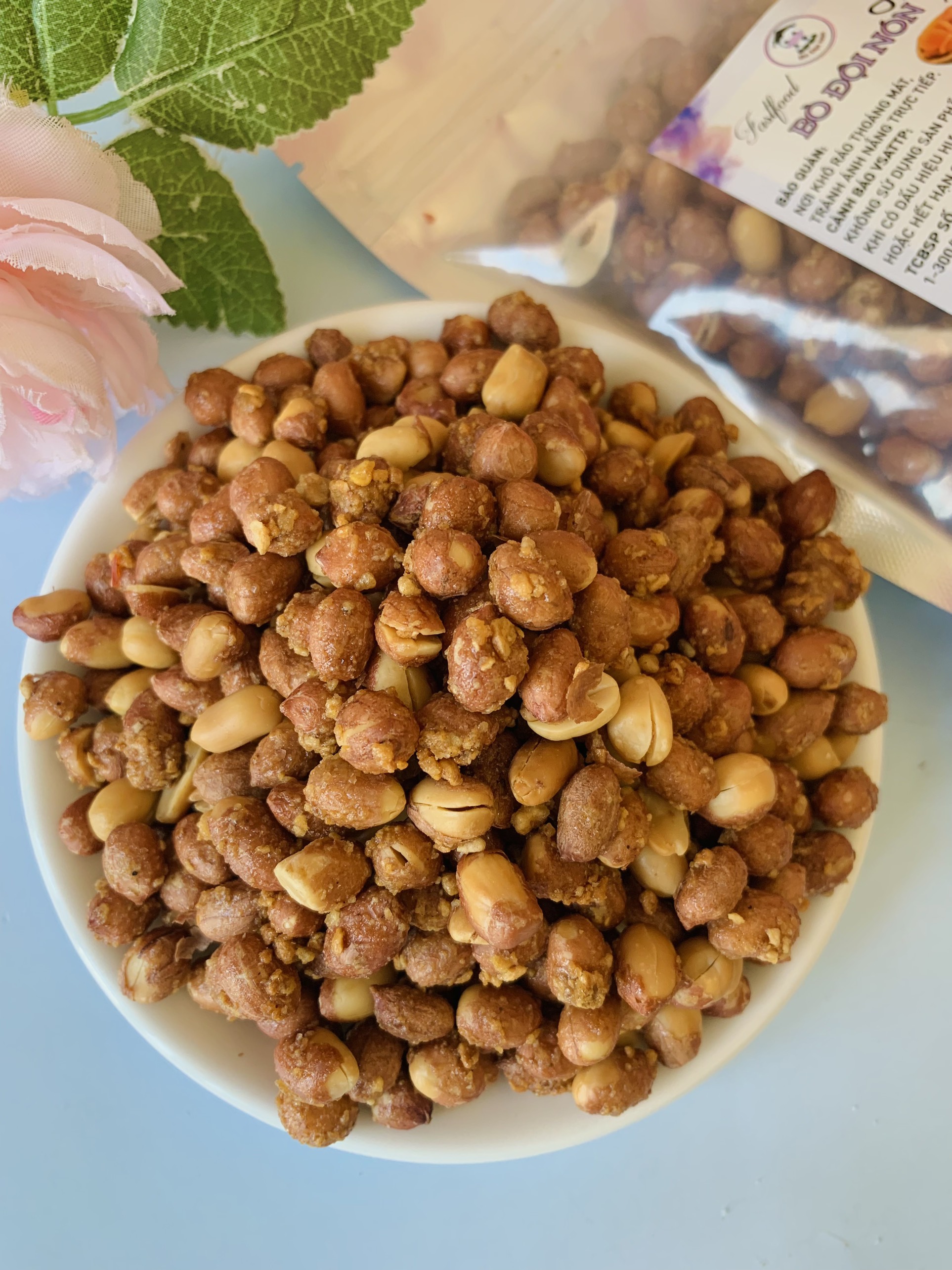 Đậu Phộng Rang Tỏi Ớt 1kg Bò Đội Nón