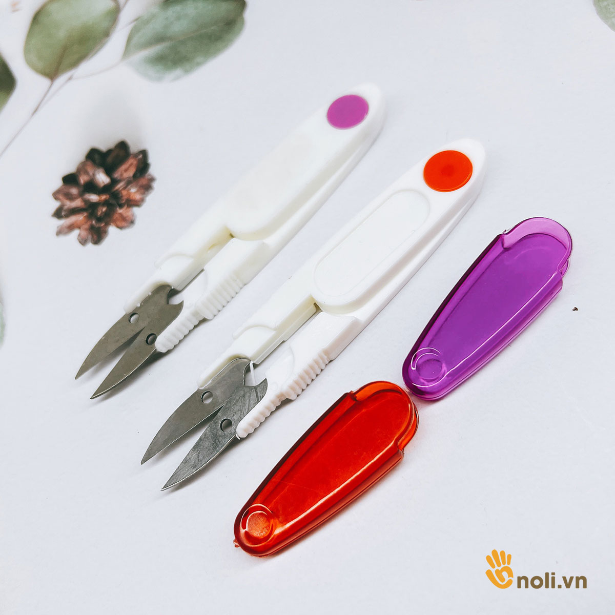 Kéo bấm có nắp