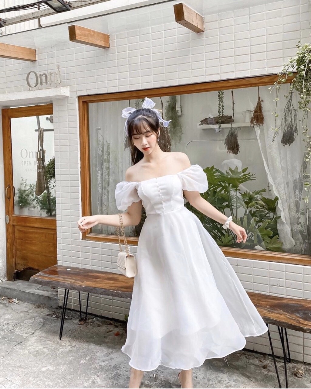 ĐẦM MIDI TRẮNG PHỐI NÚT BỌC TAY VOAN BÚP