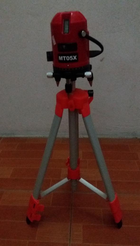 conbo máy cân mực laser 5 tia và chân máy