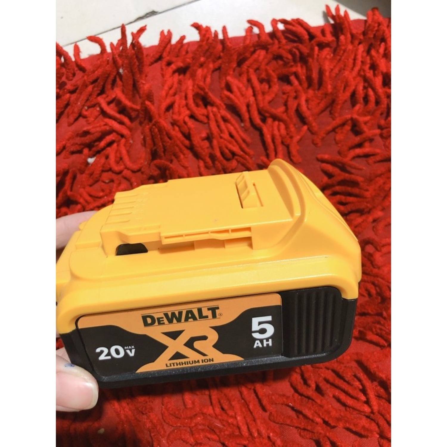 Pin dewalt 5ah đóng mới