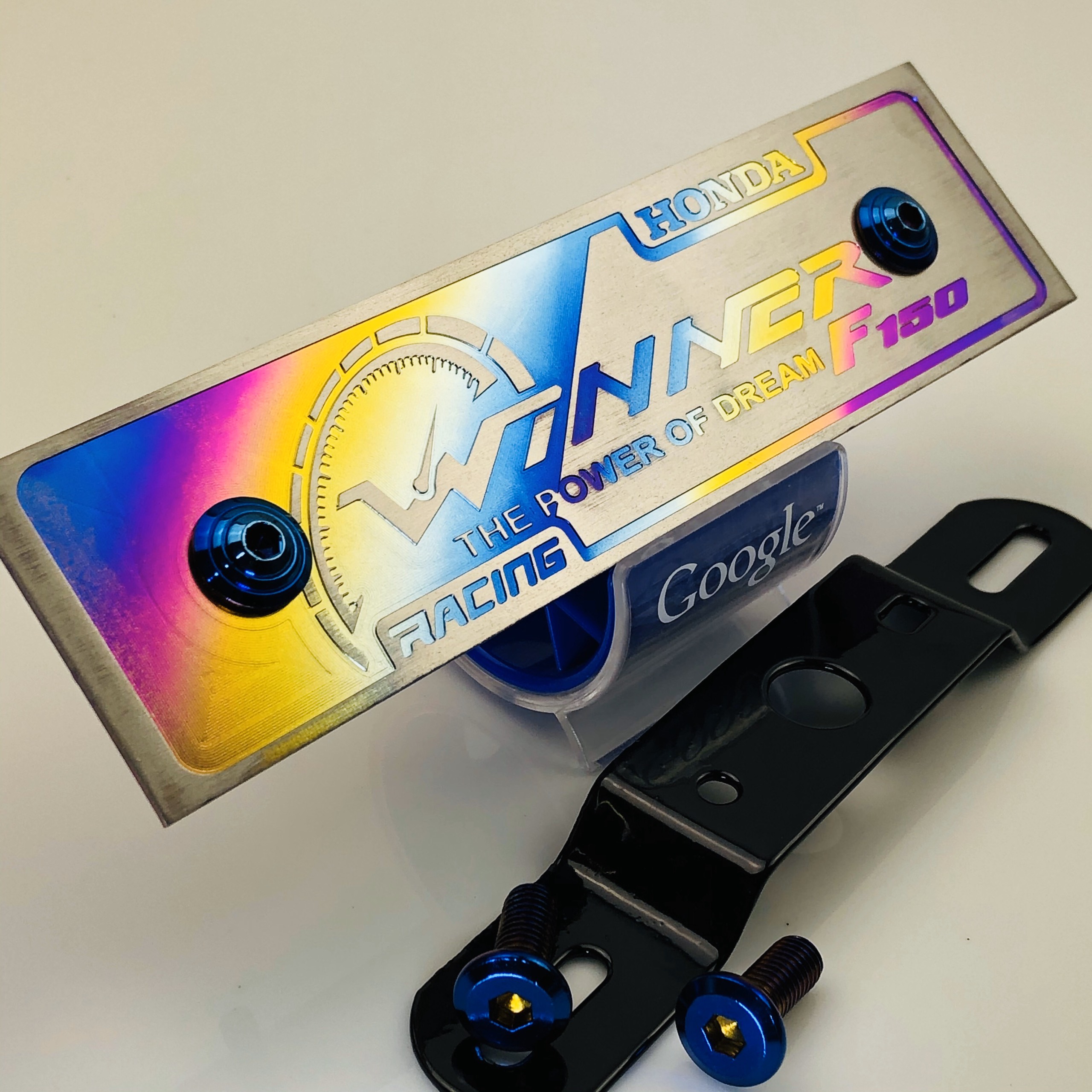 Bảng tên titan WINNER 7 màu TẶNG pát gắn bảng tên winner và ốc gắn bảng tên titan