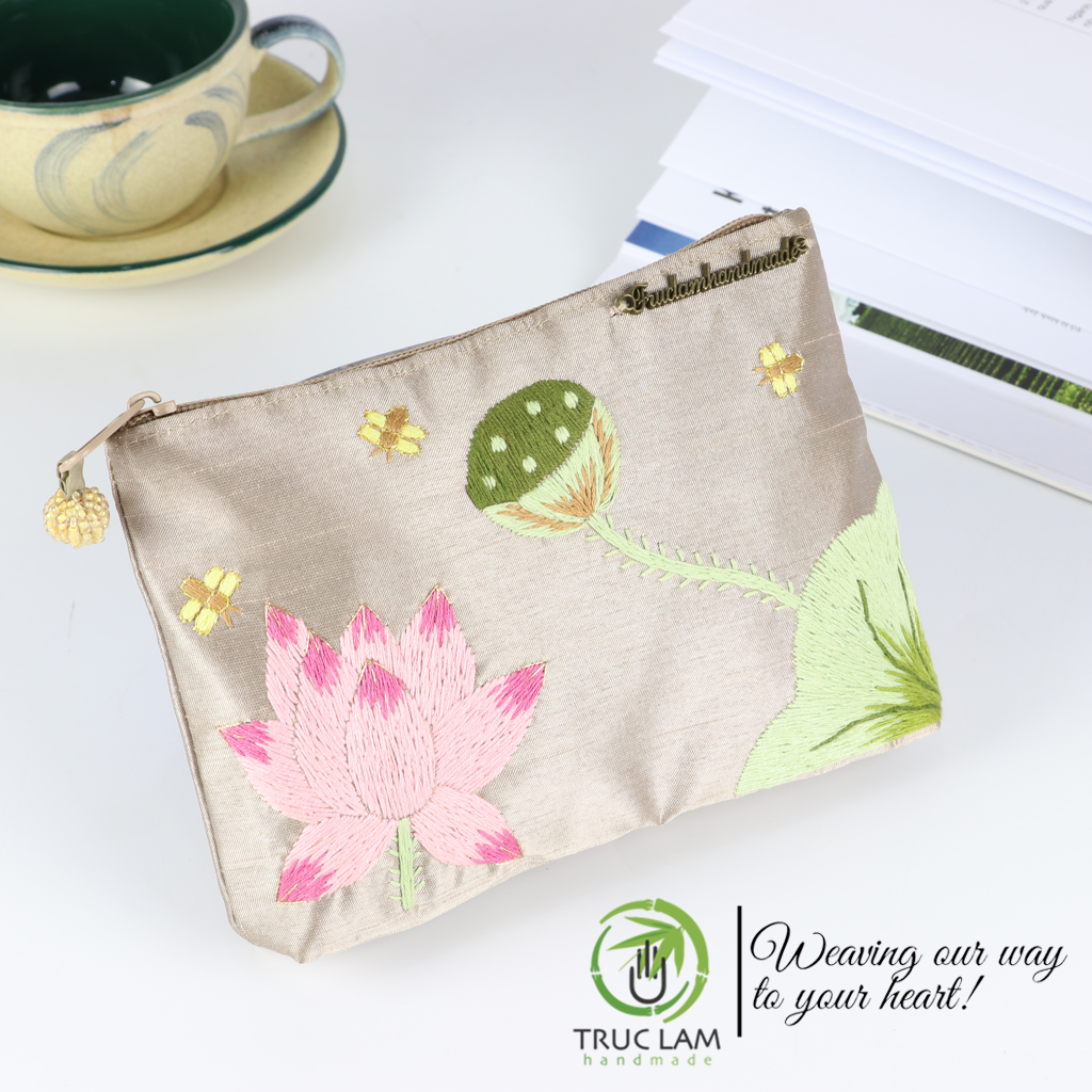 Ví Cầm Tay Túi Đựng Vải Tafta Họa Tiết Hoa Sen Thêu Tay P1 - Trúc Lâm Handmade