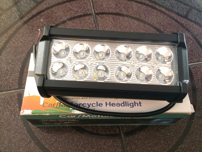ĐÈN LED TRỢ SÁNG  C12 2 TẦNG 12 BÓNG CỰC SÁNG