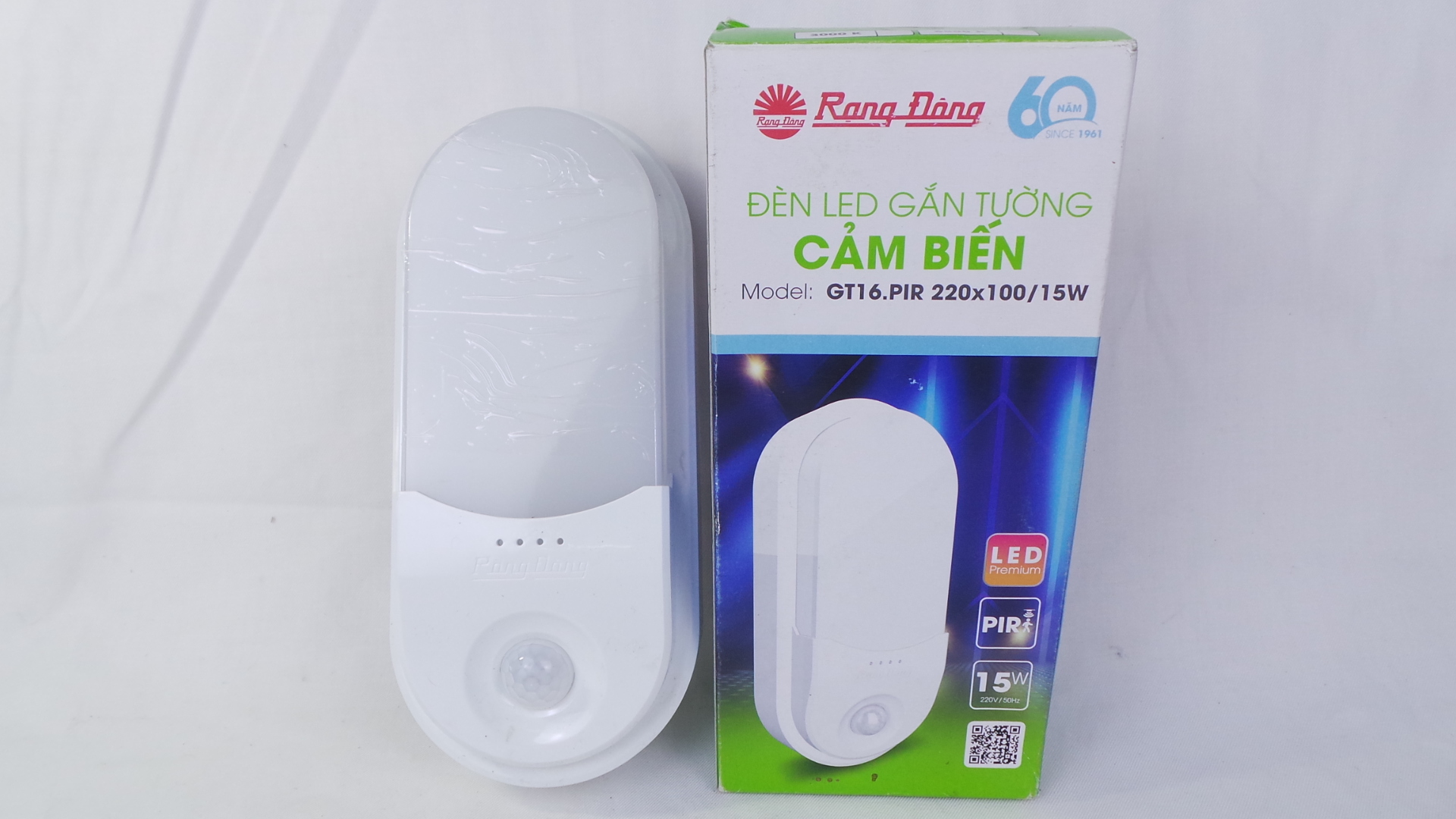 Đèn led gắn tường cảm biến rạng đông 15w model gt16.pir 220x100/15w