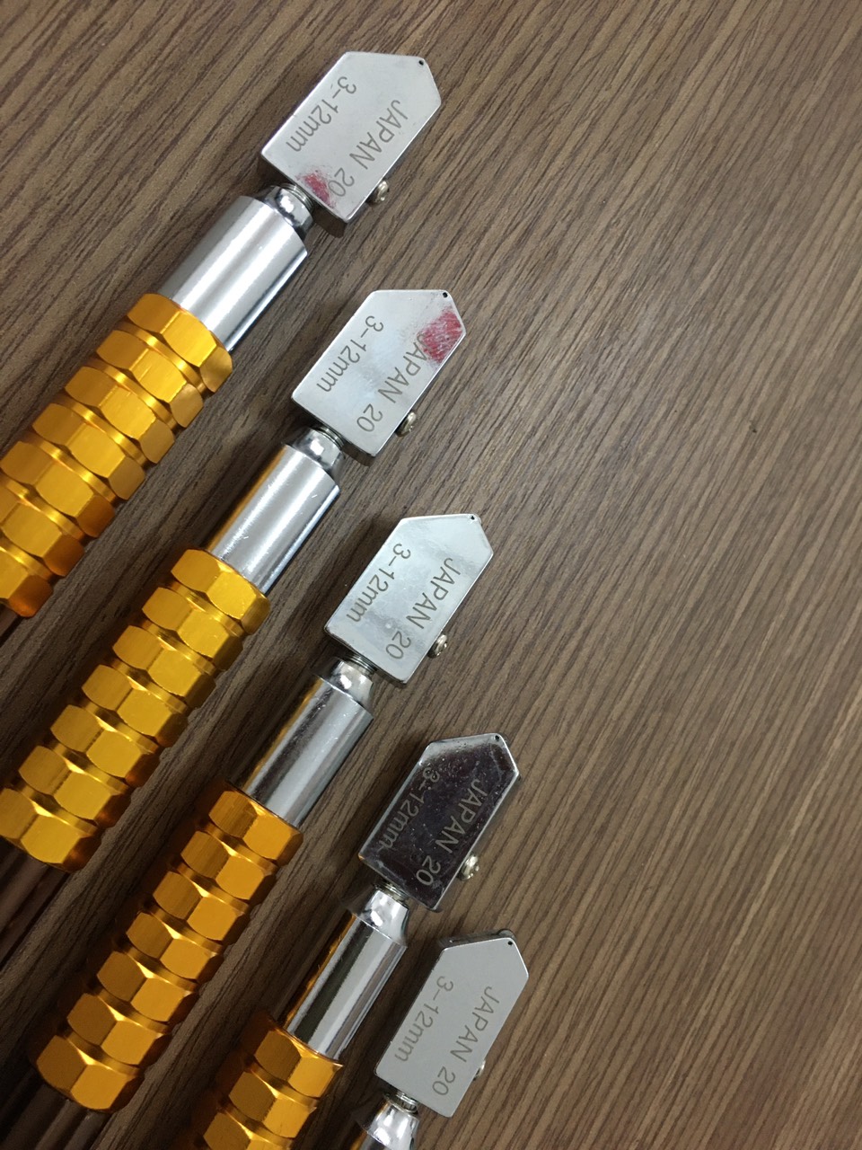 [HCM]Dao cắt kính cầm tay