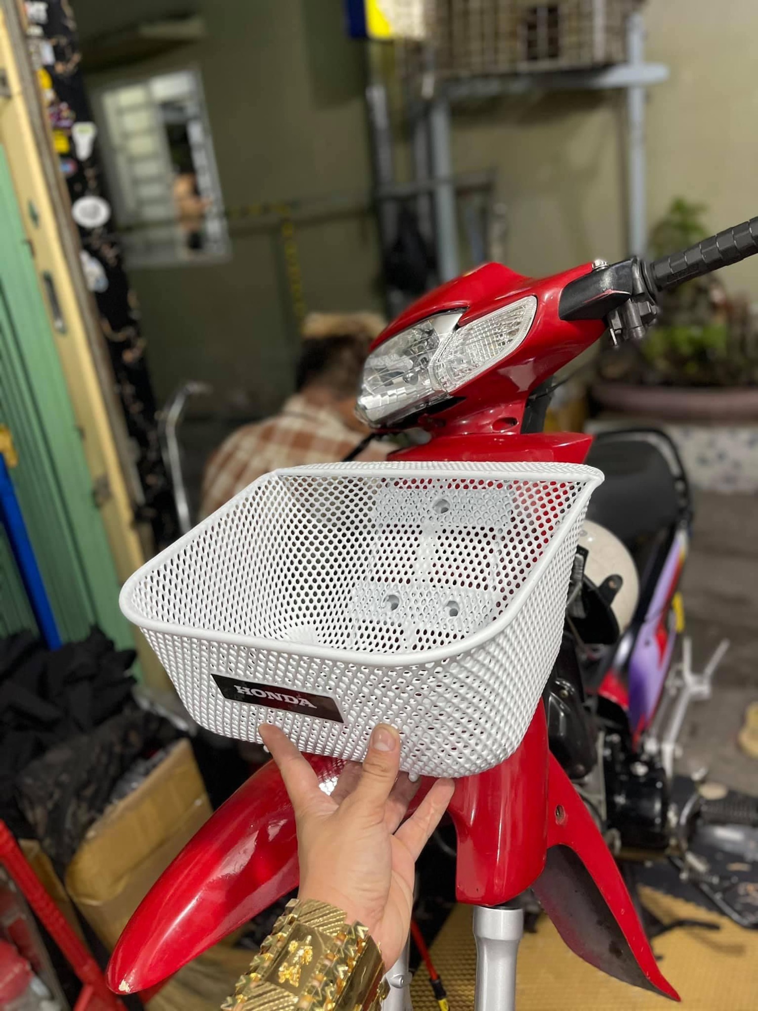 Rổ nhựa Xe máy WAVE FULED RS 100 MÀU TRẮNG