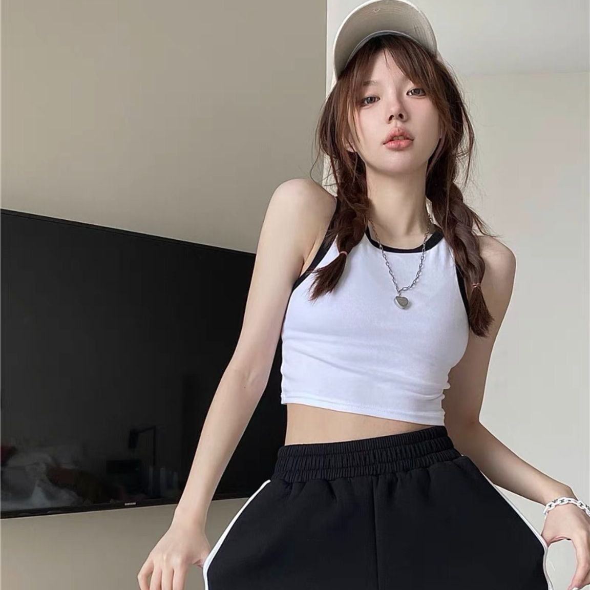 EIGHTYK Áo Croptop Ba Lỗ Viền
