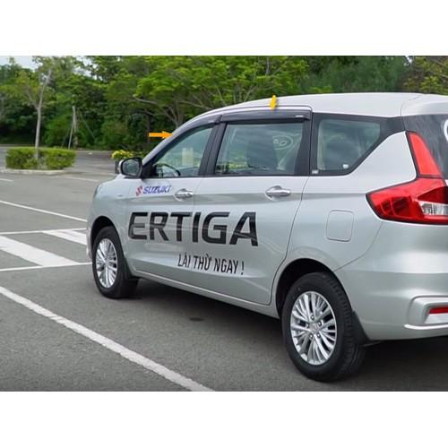 Vè che mưa nhựa đen ERTIGA 2020